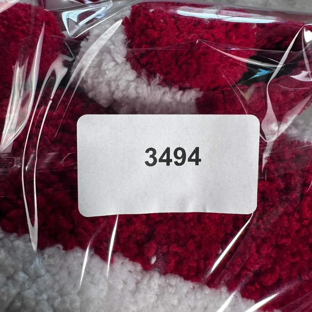 Warm Wishes Holiday Bath Rug Red White Peppermint Swirl Pom Pom 26in Round NEW
